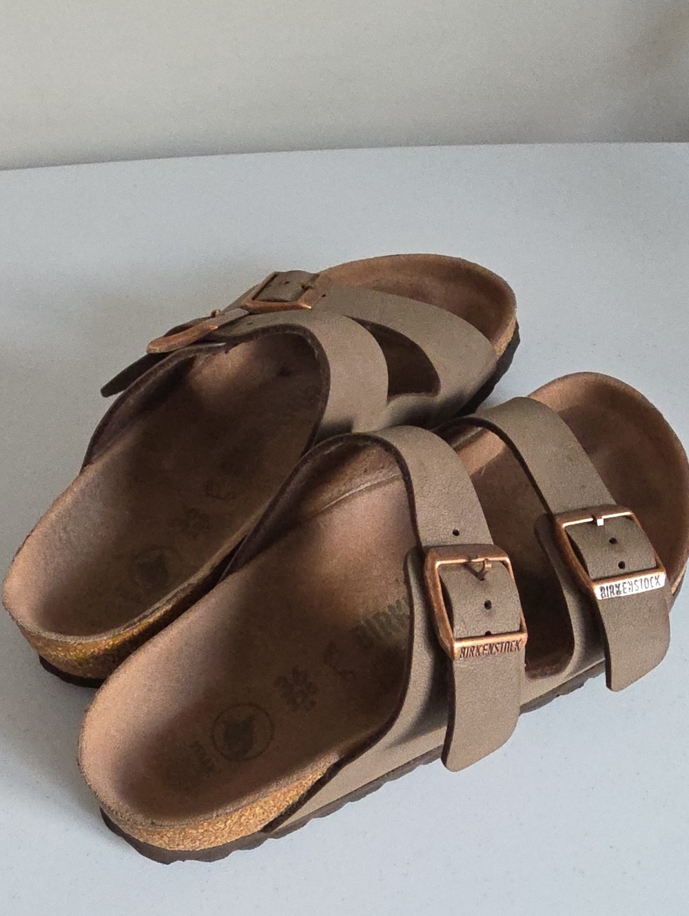 BIRKENSTOCK | Brown Arizona Two-Strap Sandals Rose Gold Buckles Sz 36 - Picture 7 of 7